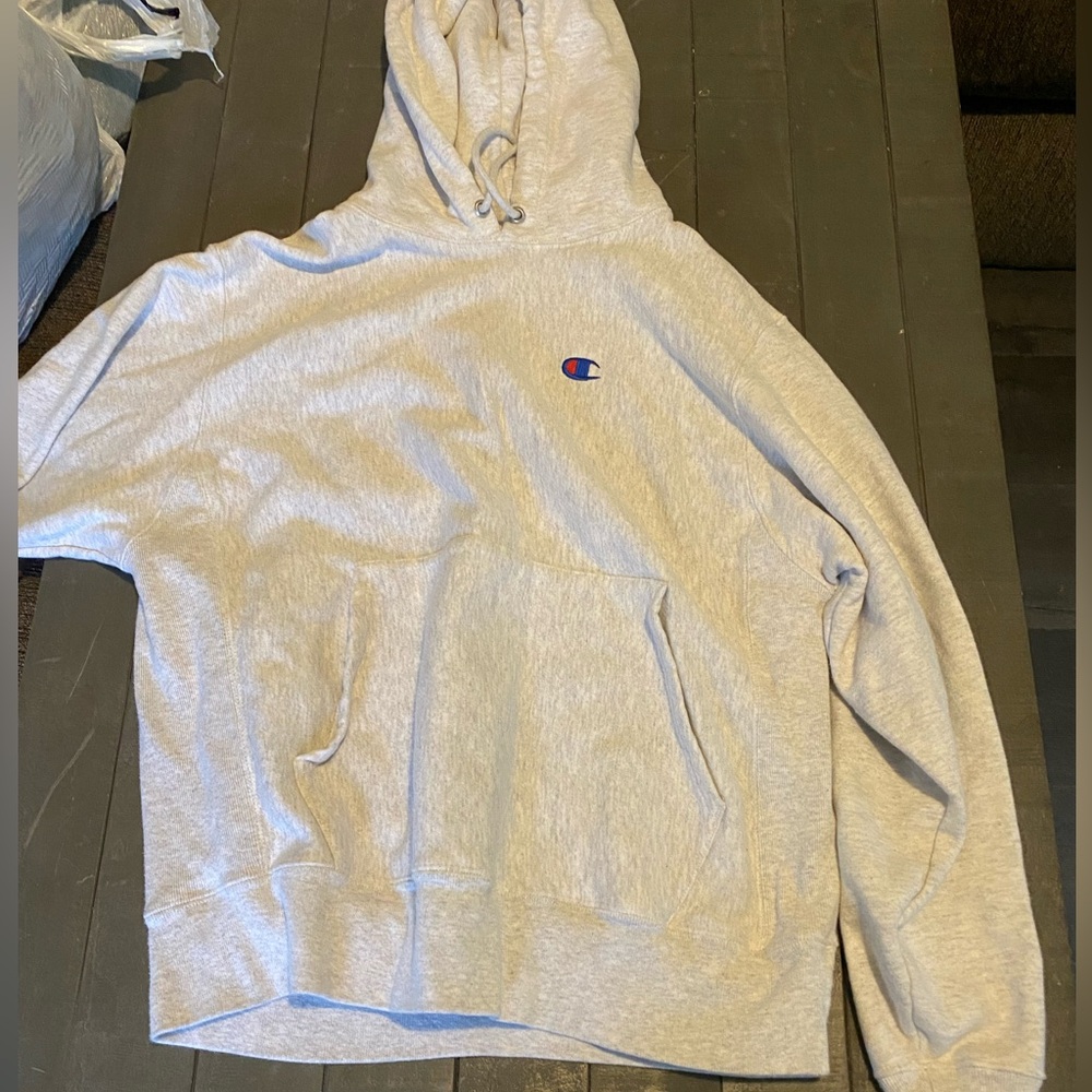 New champion hoodie never worn. Size M